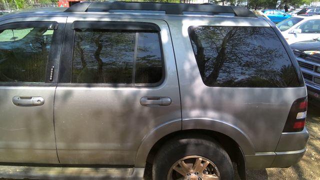 2008 Ford Explorer GOLD Photo 2