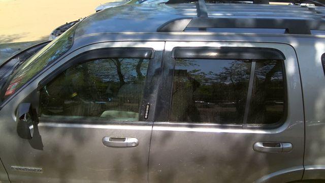2008 Ford Explorer GOLD Photo 3