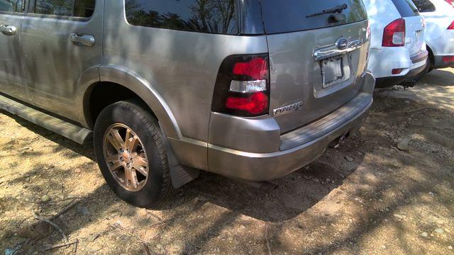 2008 Ford Explorer GOLD Photo 5