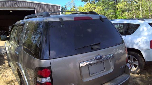 2008 Ford Explorer GOLD Photo 7