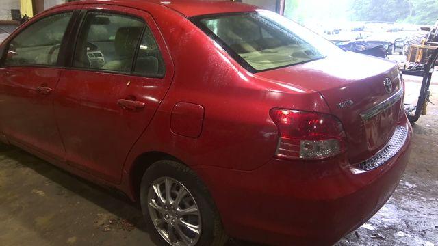 2008 Toyota Yaris RED Photo 4