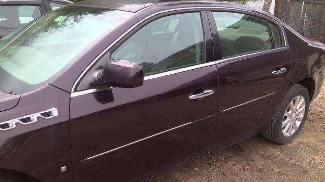 2009 Buick Lucerne MAROON Photo 2
