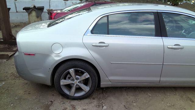 2009 Chevrolet Malibu GOLD Photo 9