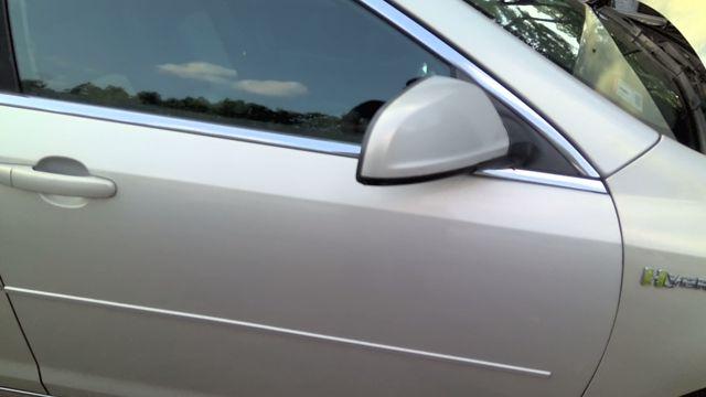 2009 Chevrolet Malibu GOLD Photo 11