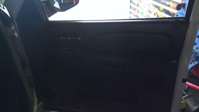 2009 GMC Yukon Denali WHITE Photo 13