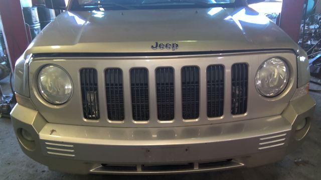 2009 Jeep Patriot GOLD Photo 14