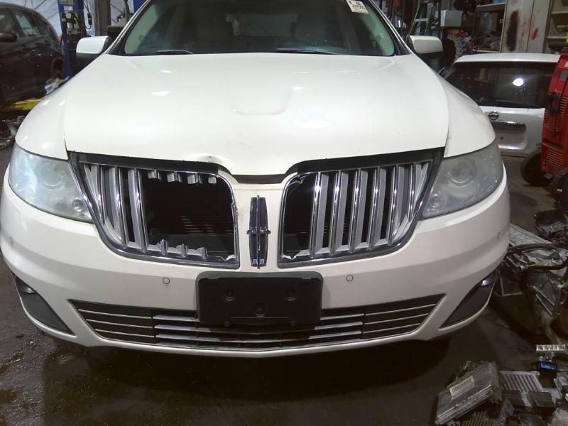 2009 Lincoln MKS WHITE Photo 10