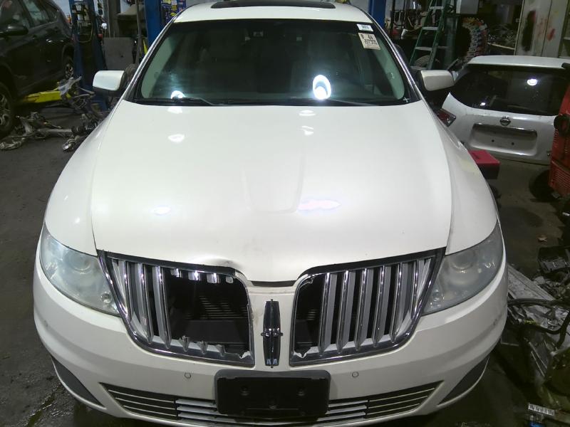 2009 Lincoln MKS WHITE Photo 11