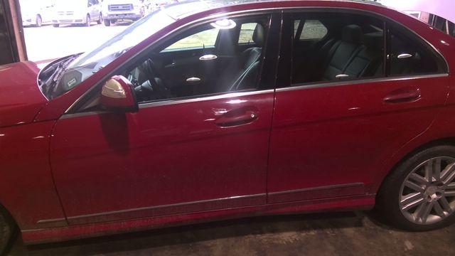 2009 Mercedes-Benz C-Class RED Photo 3