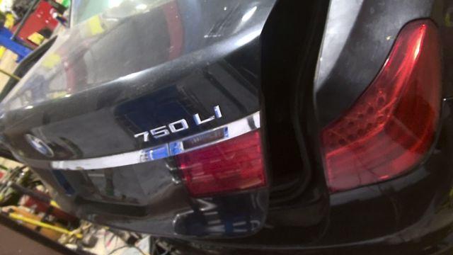 2010 BMW 750i BLACK Photo 2