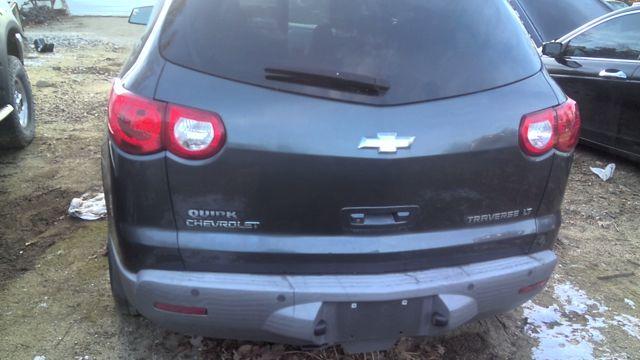2010 Chevrolet Traverse BLUE Photo 5