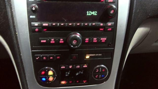 2010 GMC Acadia  Photo 2