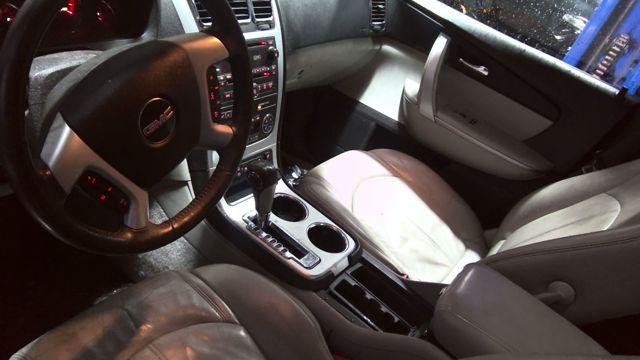 2010 GMC Acadia  Photo 9