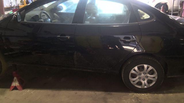 2010 Hyundai Elantra BLACK Photo 2