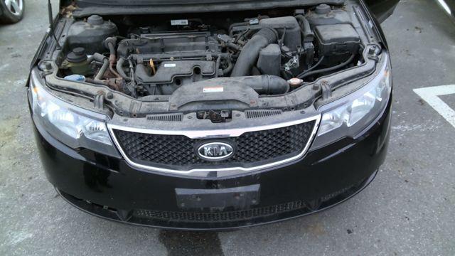 2010 Kia Forte BLACK Photo 2