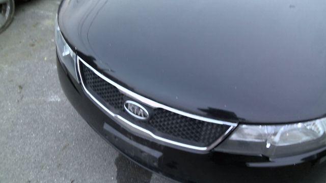 2010 Kia Forte BLACK Photo 3