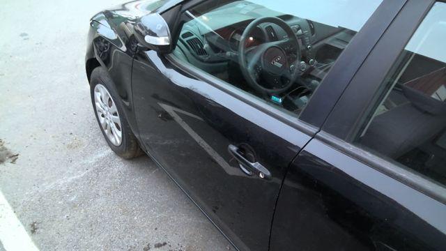 2010 Kia Forte BLACK Photo 9