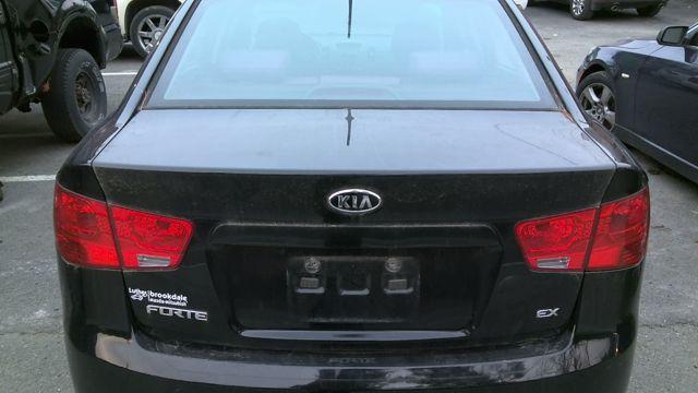 2010 Kia Forte BLACK Photo 12