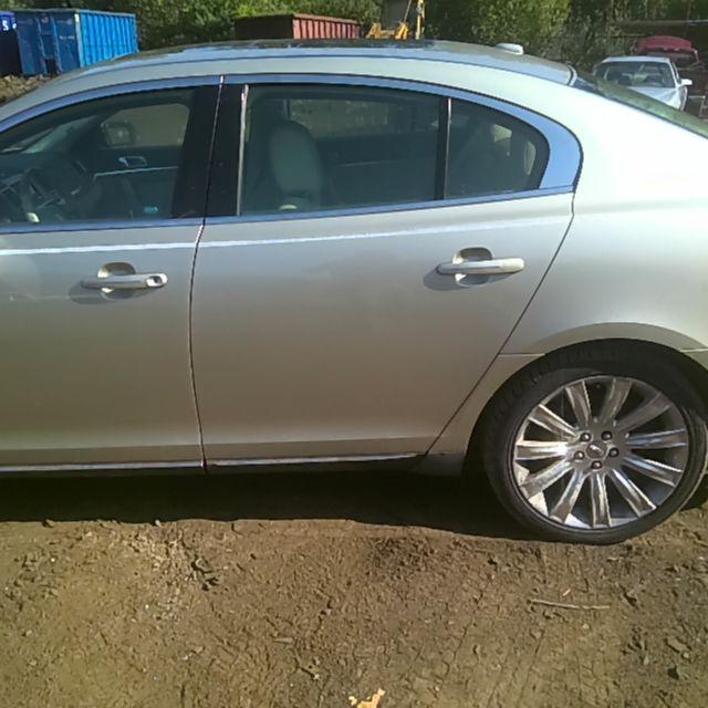 2010 Lincoln MKS GOLD Photo 5