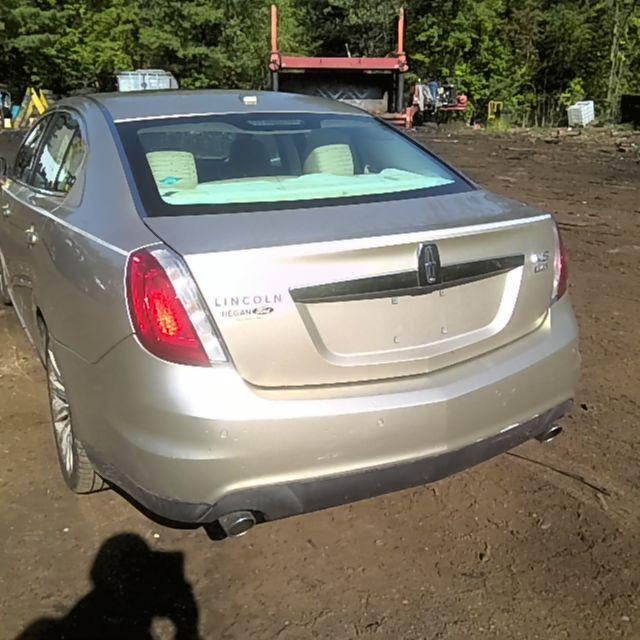 2010 Lincoln MKS GOLD Photo 7