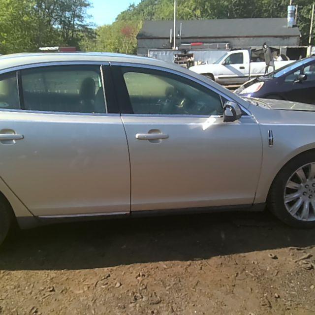 2010 Lincoln MKS GOLD Photo 13