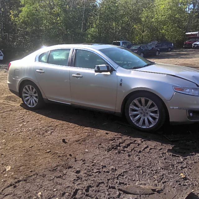 2010 Lincoln MKS GOLD Photo 14
