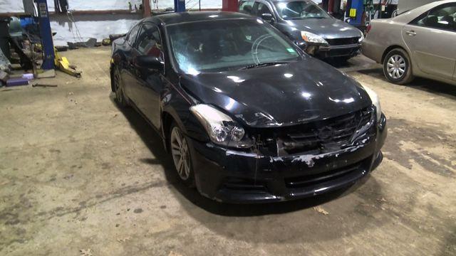 2010 Nissan Altima BLACK Photo 2