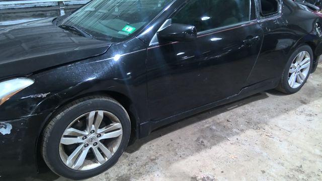 2010 Nissan Altima BLACK Photo 5