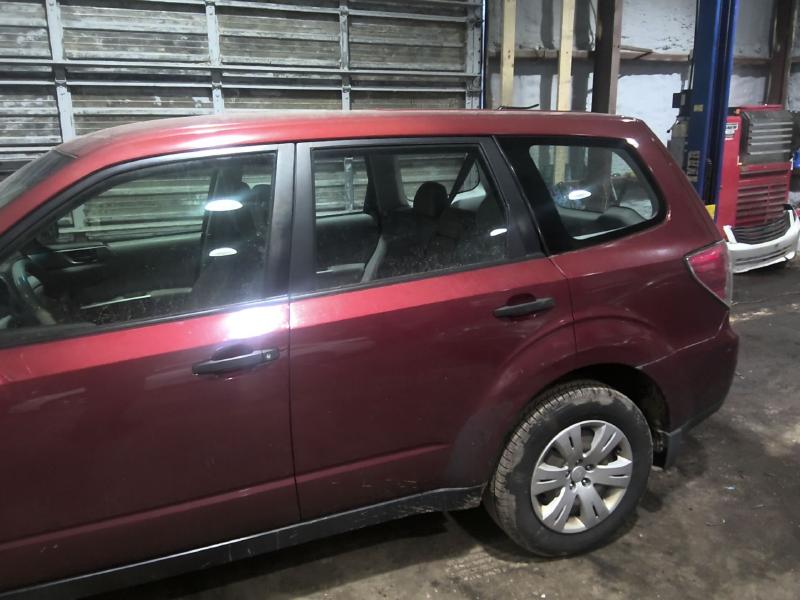 2010 Subaru Forester RED Photo 11
