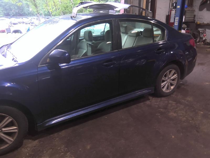 2010 Subaru Legacy BLUE Photo 8