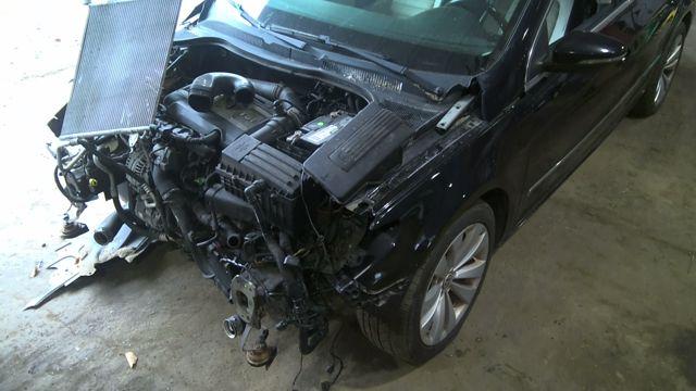 2010 Volkswagen CC BLACK Photo 2