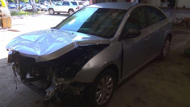 2011 Chevrolet Cruze SILVER Photo 4
