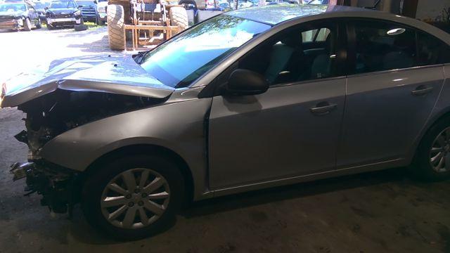 2011 Chevrolet Cruze SILVER Photo 5