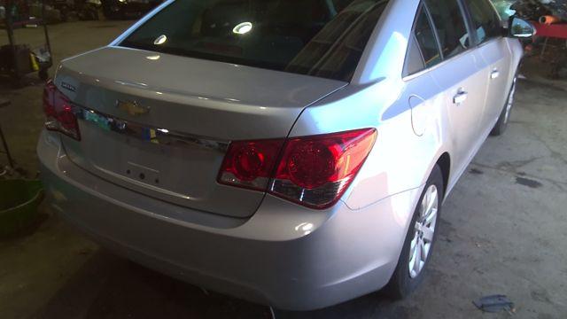 2011 Chevrolet Cruze SILVER Photo 9