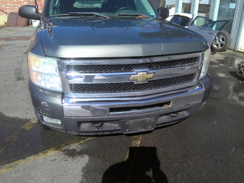 2011 Chevrolet Silverado 1500  Photo 3