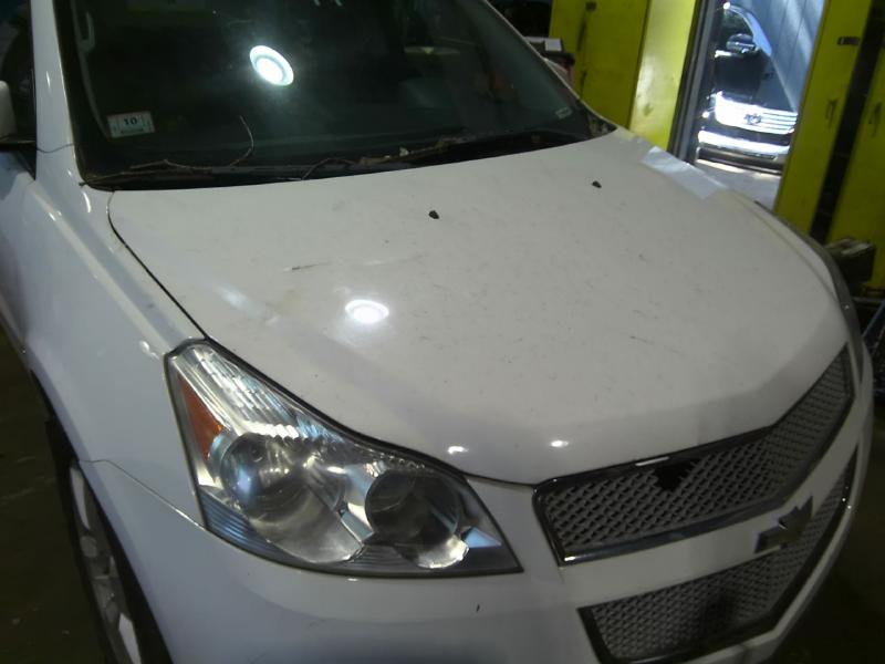 2011 Chevrolet Traverse WHITE Photo 3