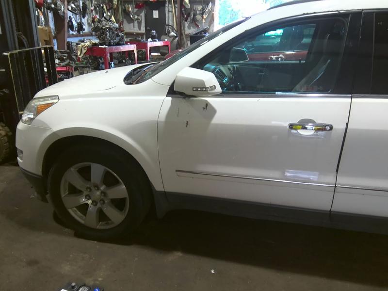 2011 Chevrolet Traverse WHITE Photo 9