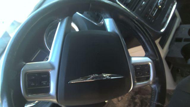 2011 Chrysler Town & Country SILVER Photo 10