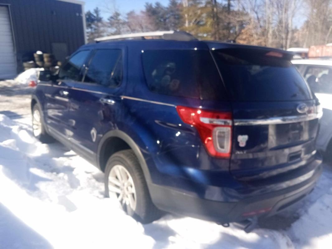 2011 Ford Explorer  Photo 5