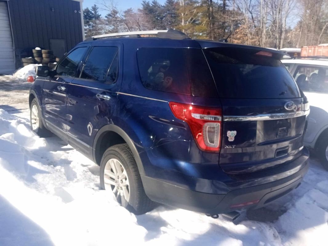 2011 Ford Explorer  Photo 6