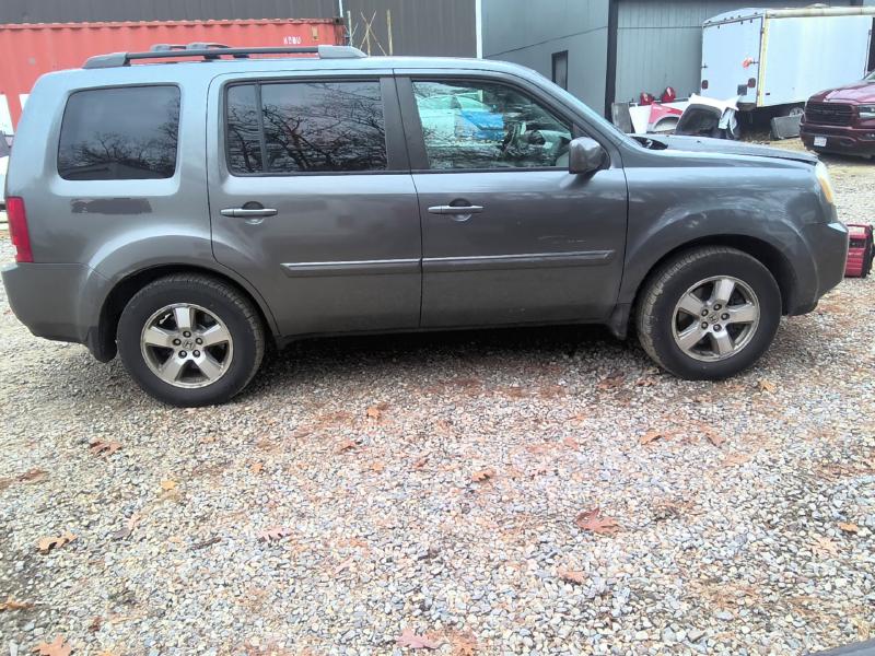 2011 Honda Pilot GRAY Photo 12