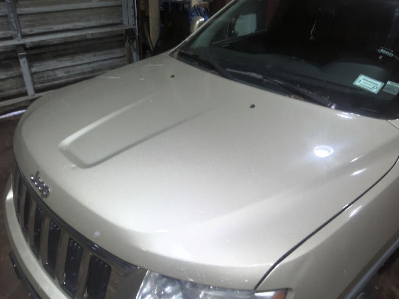 2011 Jeep Grand Cherokee GOLD Photo 5
