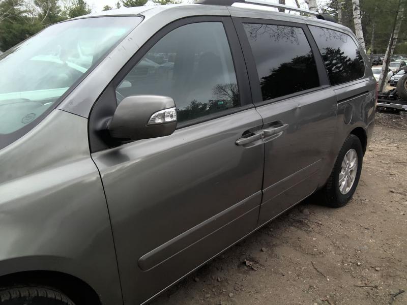 2011 Kia Sedona GRAY Photo 3