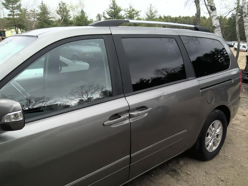 2011 Kia Sedona GRAY Photo 5