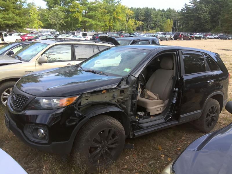 2011 Kia Sorento BLACK Photo 2
