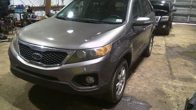 2011 Kia Sorento GRAY Photo 3