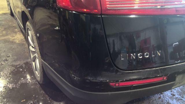 2011 Lincoln MKT BLACK Photo 3