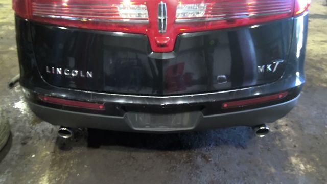 2011 Lincoln MKT BLACK Photo 5