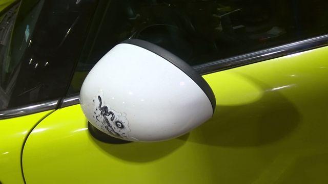 2011 Mini Cooper YELLOW Photo 12