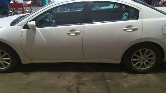 2011 Mitsubishi Galant WHITE Photo 2
